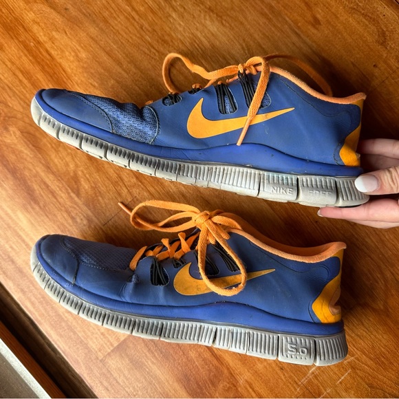 Nike Free 2.0 Women’s Running Shoe. Lightly worn. Size 8.5 - Picture 4 of 7